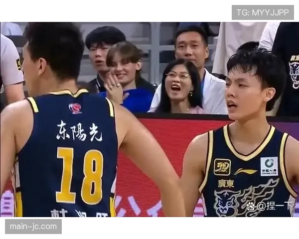 广东队后卫徐杰砍下30分10助攻，率领球队在下半场完成15分逆转